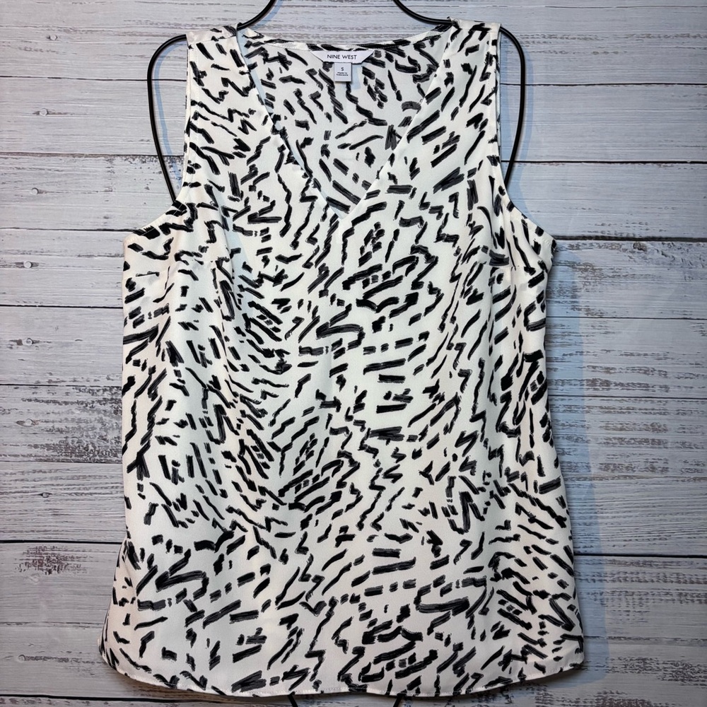 Nine West Black and White Abstract Tank Top